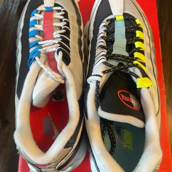 Nike Air Max 95 Multicolor Sneakers - Picture 2 of 5